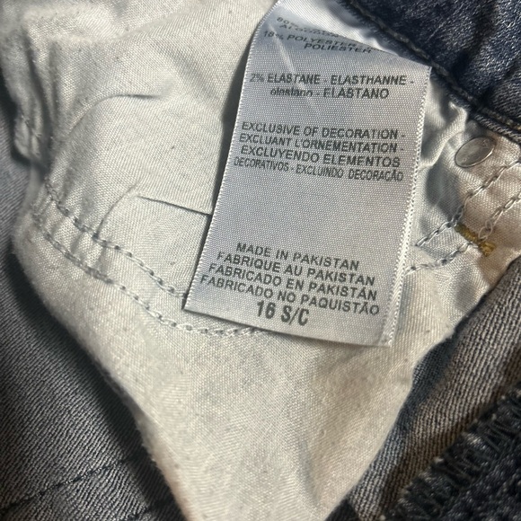 ‼️5/$25‼️ Distressed 16/S Signature Blue Jeans - Picture 3 of 4